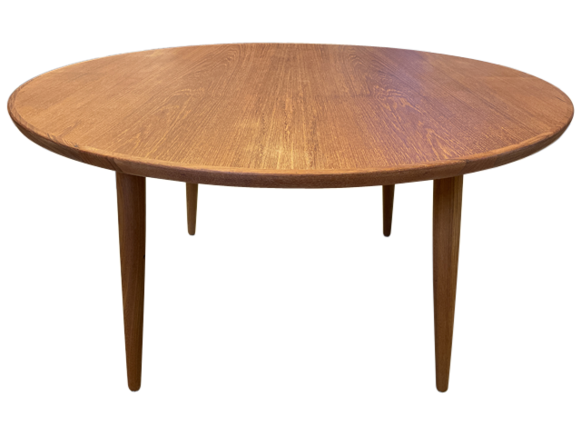 Klassisk Vintage Sofabord i Teak – Stilrent Design med Elegante Tilspidsede Ben